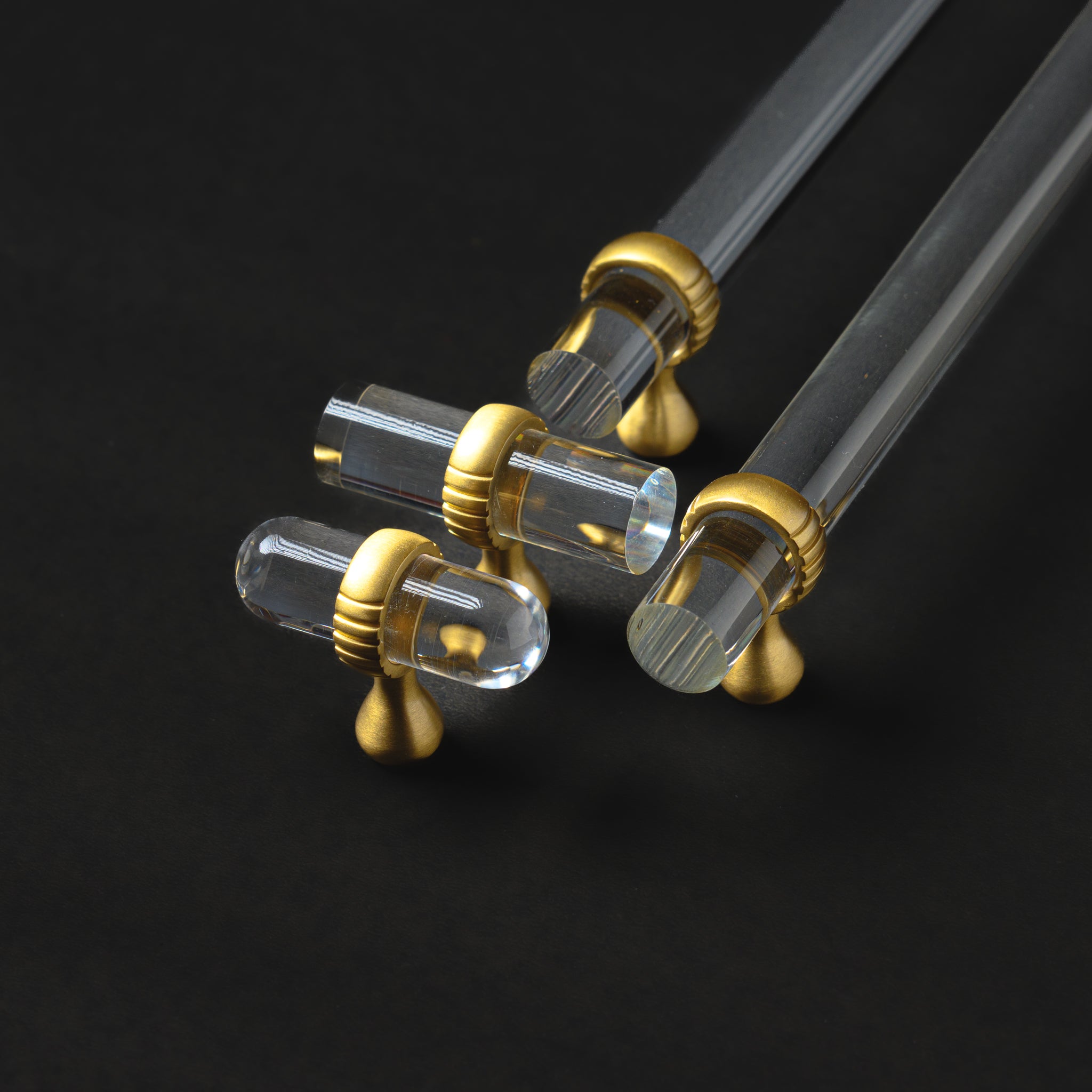 Elevating Interiors: The Resurgence of Lucite Hardware in Interior and Furniture Design