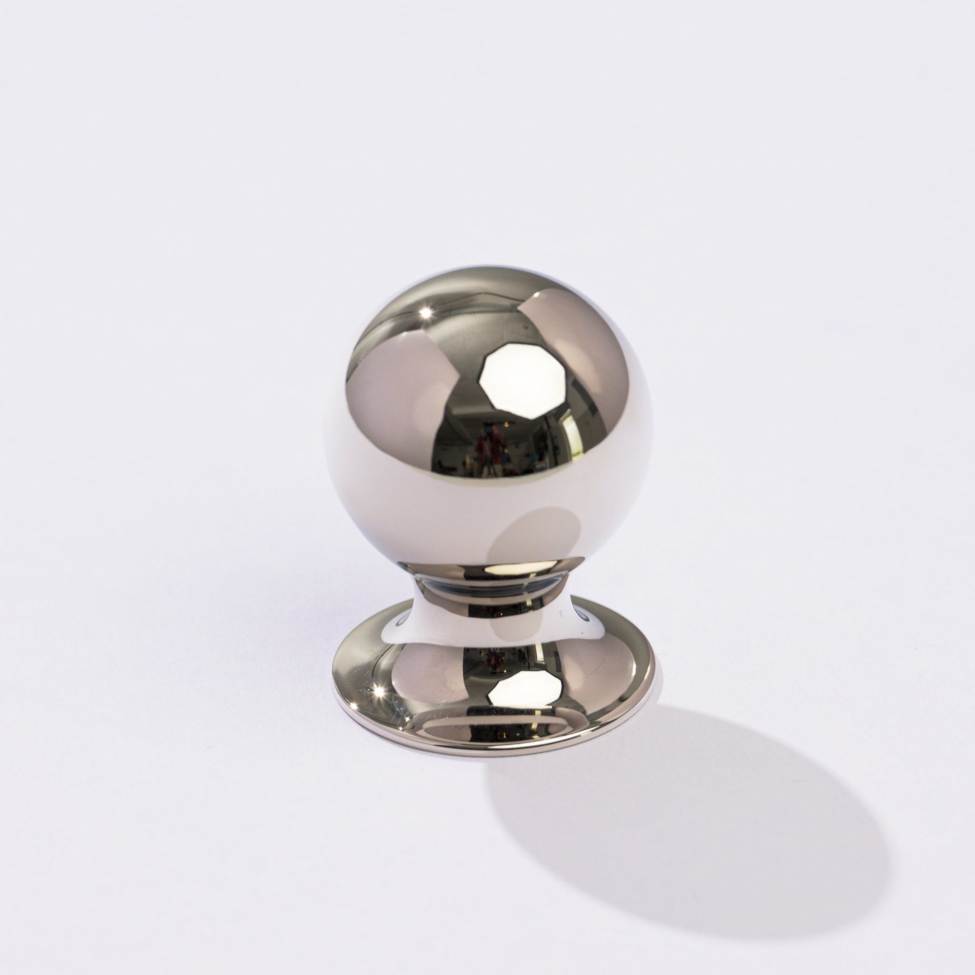 Tides Ball Knob with Base