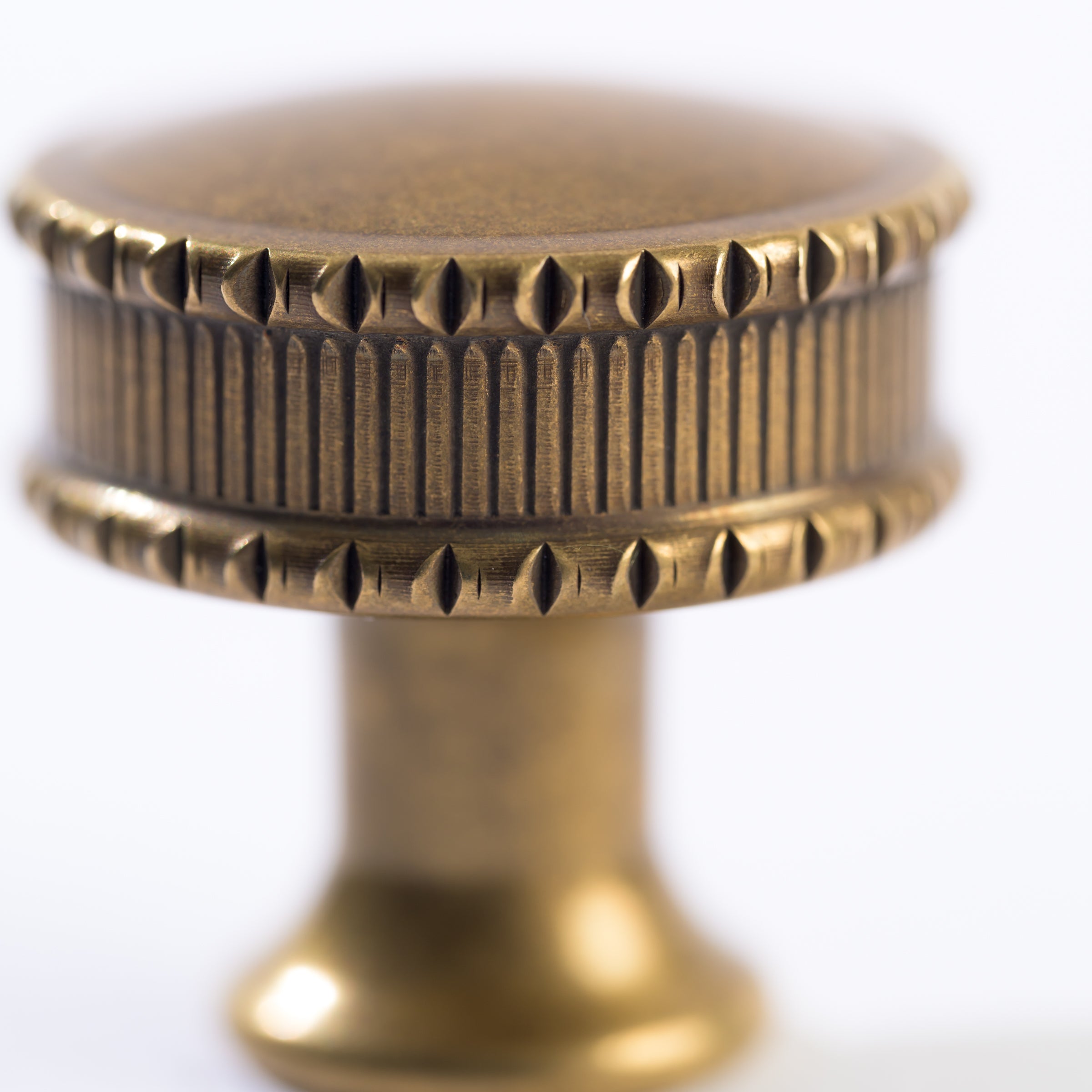 James 1-1/4 Inch Knob