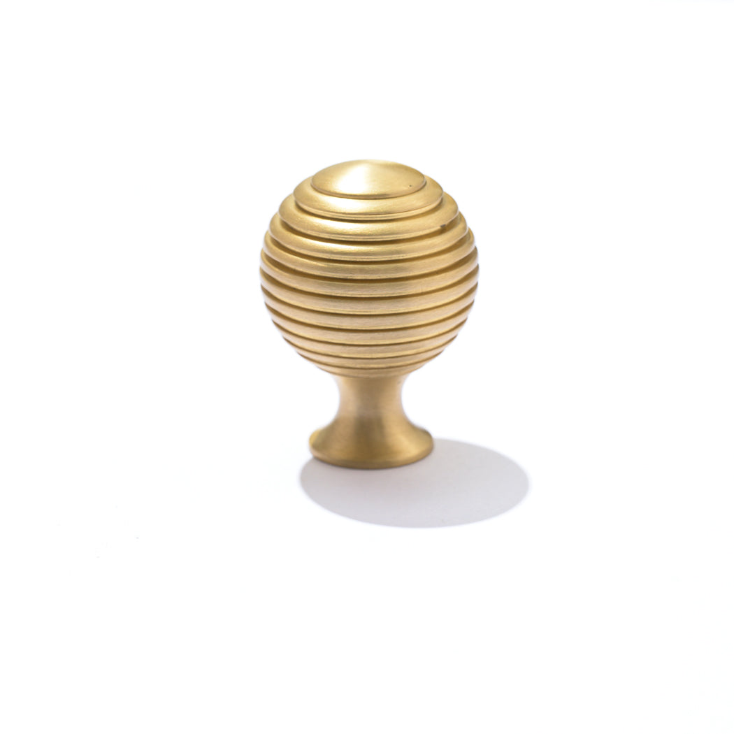 Edit Beehive Reeded 1-1/4 inch Knob